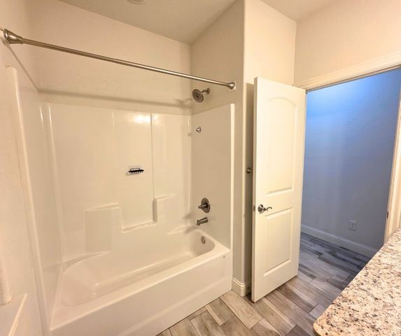 1001 Ashmore Landing Loop, Centerton, AR 72719