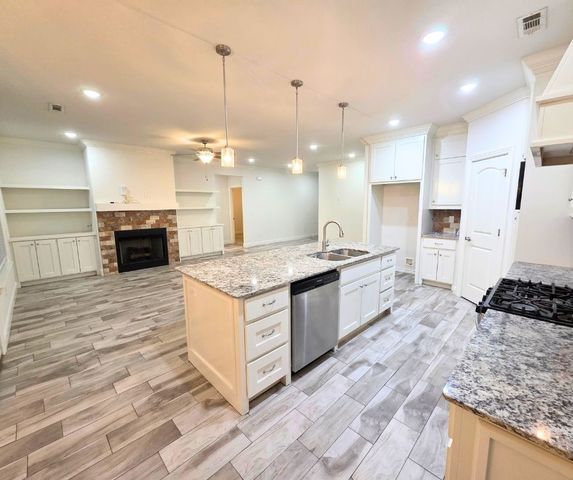 1001 Ashmore Landing Loop, Centerton, AR 72719