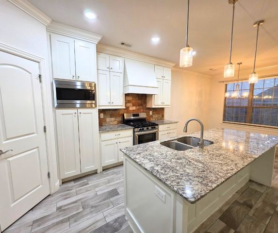 1001 Ashmore Landing Loop, Centerton, AR 72719