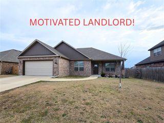 1001 Ashmore Landing Loop, Centerton, AR 72719