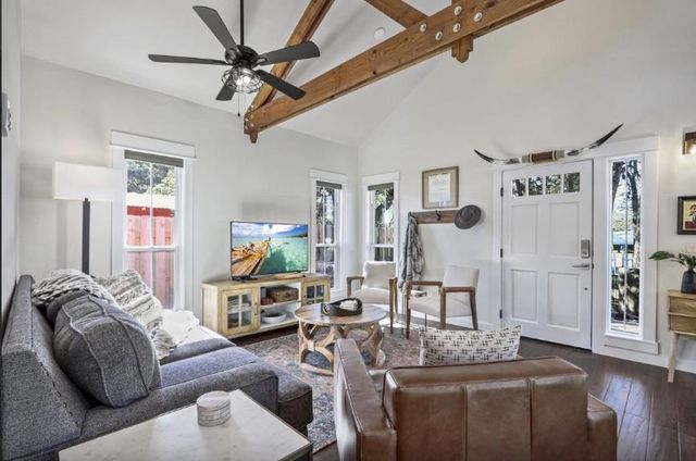 241 Haydon ST, Dripping Springs, TX 78620
