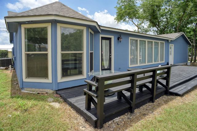 250 Shelley LN, San Marcos, TX 78666