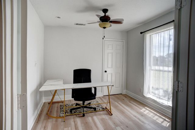 250 Shelley LN, San Marcos, TX 78666