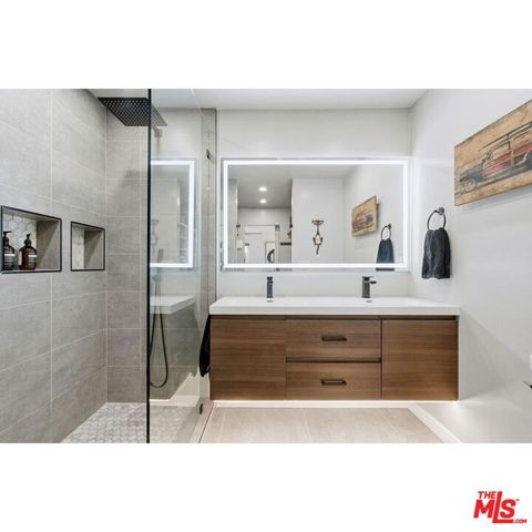 1230 Horn Avenue 305, West Hollywood, CA 90069