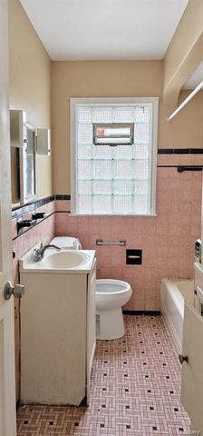 15662 Faircrest Street, Detroit, MI 48205