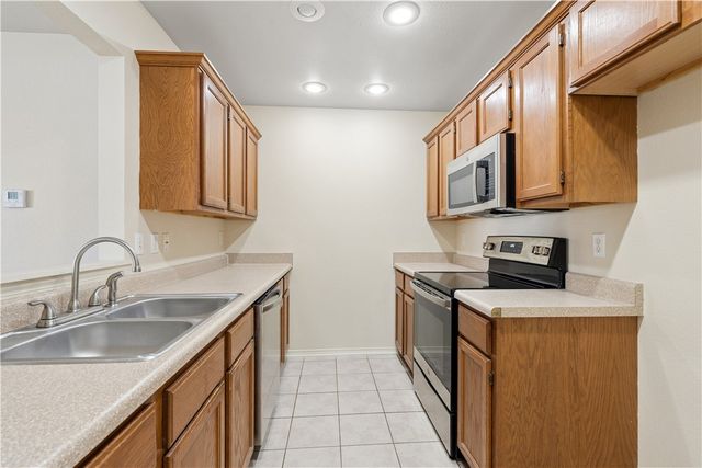805 N 19th Street, Rogers, AR 72756
