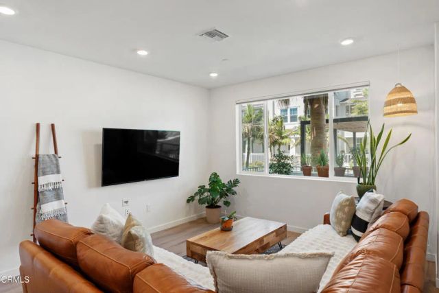 2434 Haley Point Drive 103, Ventura, CA 93003