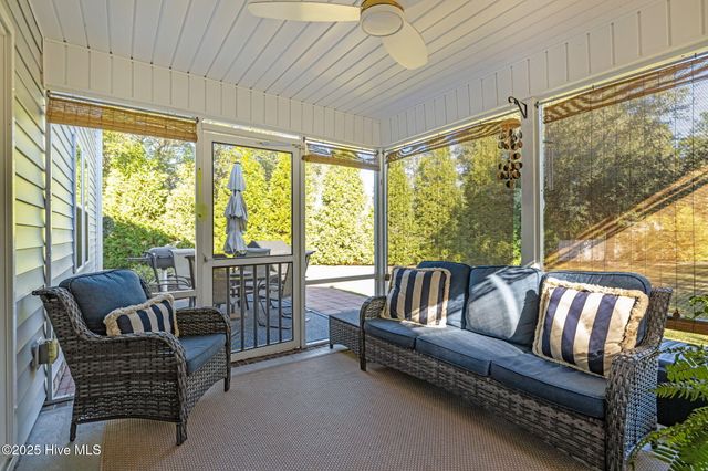 160 Bobwhite Circle, Swansboro, NC 28584