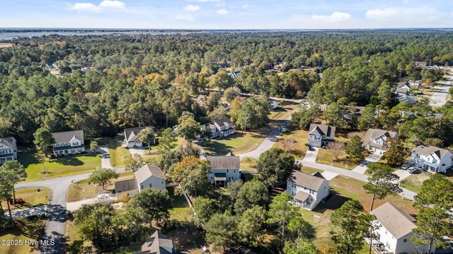 160 Bobwhite Circle, Swansboro, NC 28584
