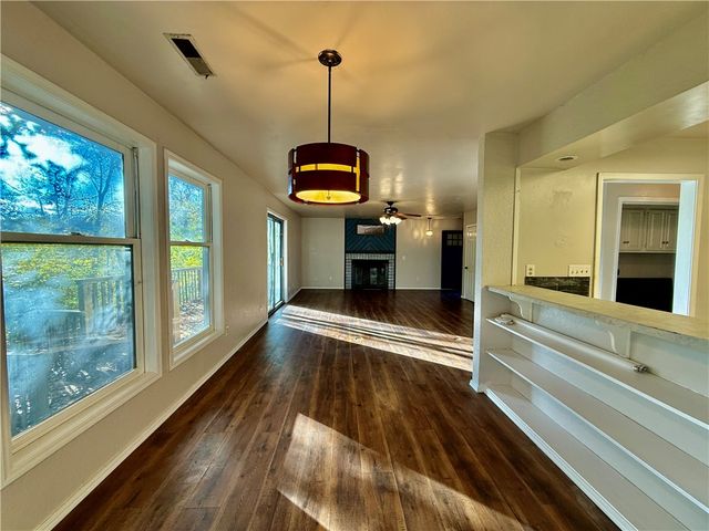 26 Shakespeare Drive, Bella Vista, AR 72714