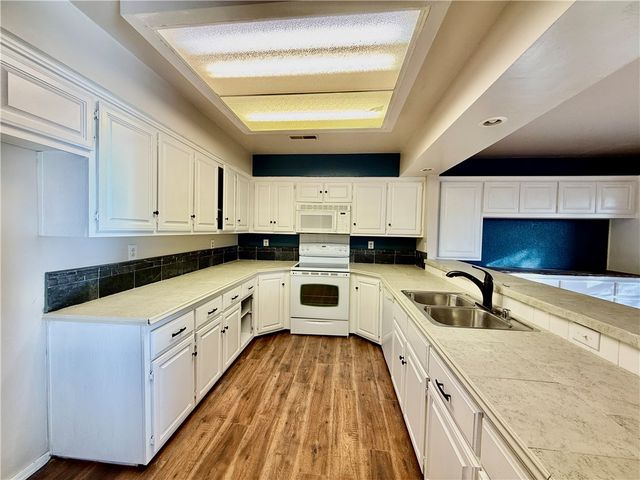 26 Shakespeare Drive, Bella Vista, AR 72714