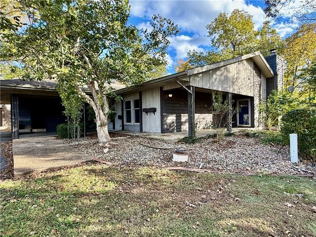 26 Shakespeare Drive, Bella Vista, AR 72714