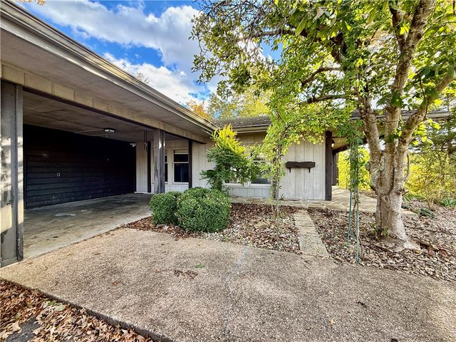 26 Shakespeare Drive, Bella Vista, AR 72714