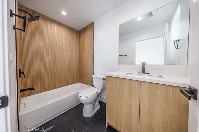 2938 S Sycamore Avenue 1, Los Angeles, CA 90016