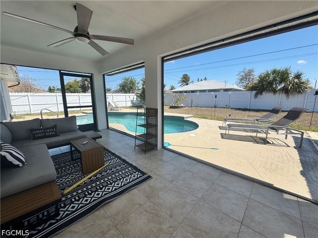 1319 SW 10th PL, Cape Coral, FL 33991