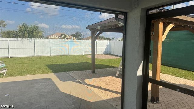 1319 SW 10th PL, Cape Coral, FL 33991