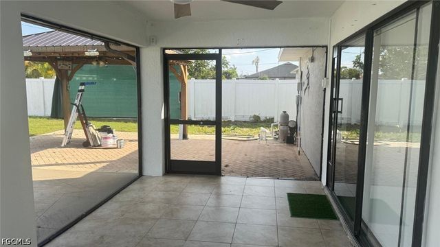 1319 SW 10th PL, Cape Coral, FL 33991