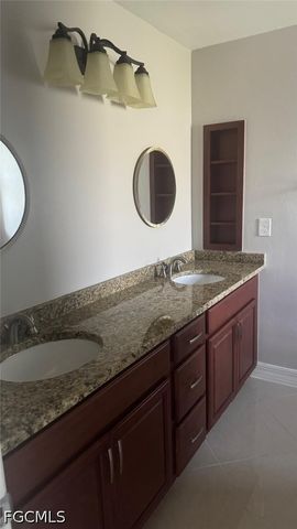 1319 SW 10th PL, Cape Coral, FL 33991