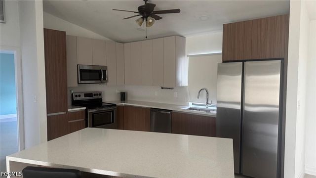 1319 SW 10th PL, Cape Coral, FL 33991