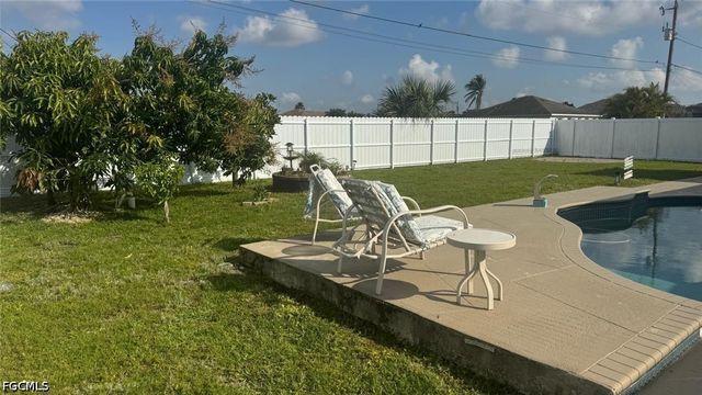 1319 SW 10th PL, Cape Coral, FL 33991