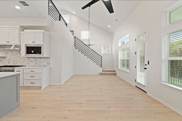 1612 Kit CIR, Austin, TX 78758