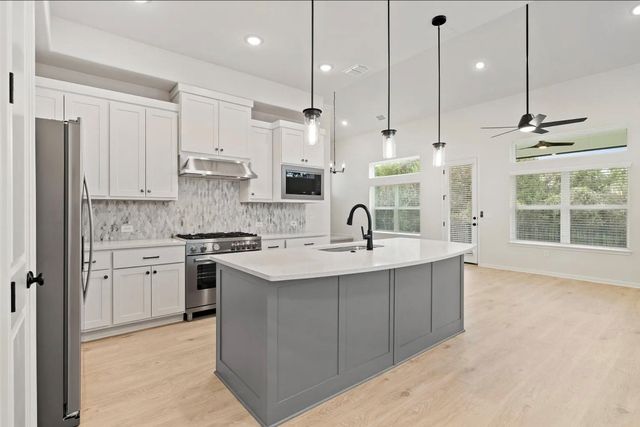 1612 Kit CIR, Austin, TX 78758