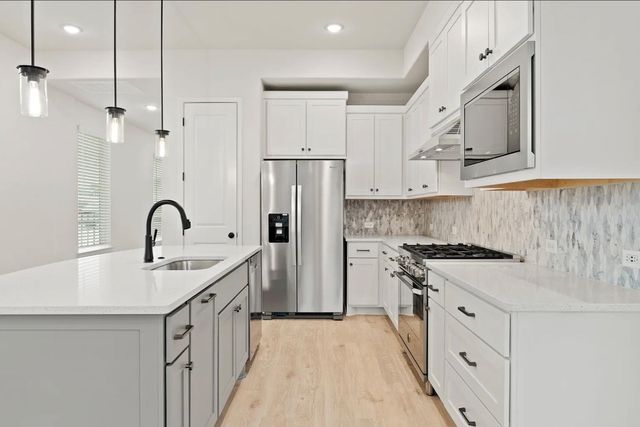 1612 Kit CIR, Austin, TX 78758