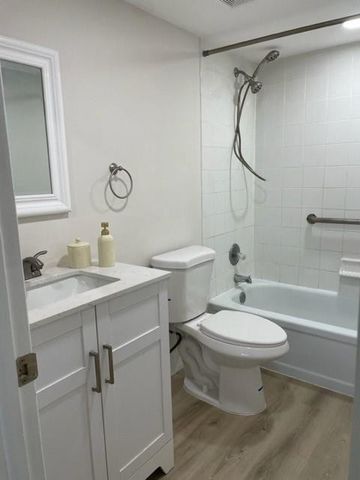 7400 NW 85th Court 101, Tamarac, FL 33321