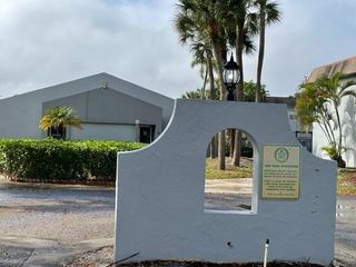 7400 NW 85th Court 101, Tamarac, FL 33321