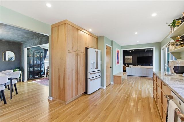 9516 Linden Street, Overland Park, KS 66207