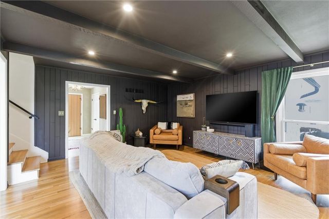 9516 Linden Street, Overland Park, KS 66207