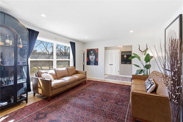 9516 Linden Street, Overland Park, KS 66207