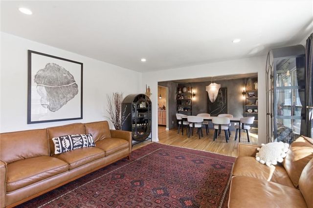 9516 Linden Street, Overland Park, KS 66207