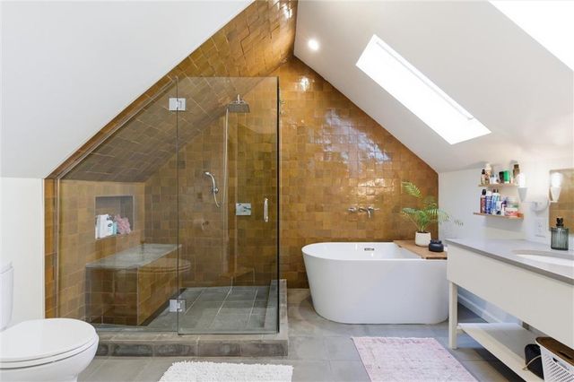 9516 Linden Street, Overland Park, KS 66207