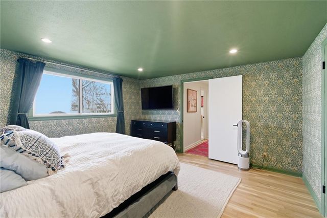 9516 Linden Street, Overland Park, KS 66207