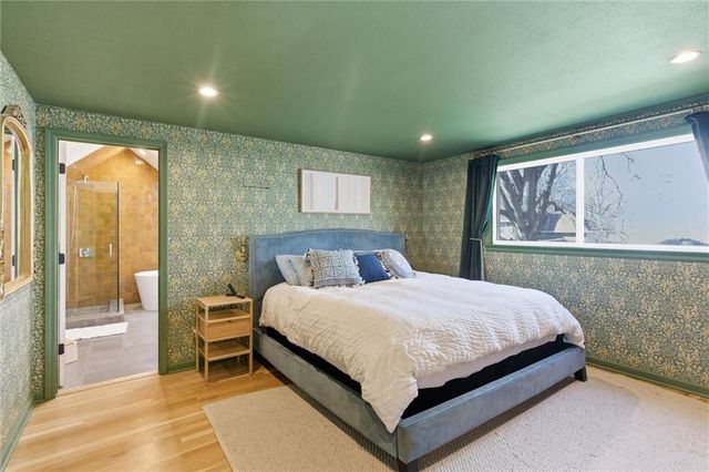 9516 Linden Street, Overland Park, KS 66207