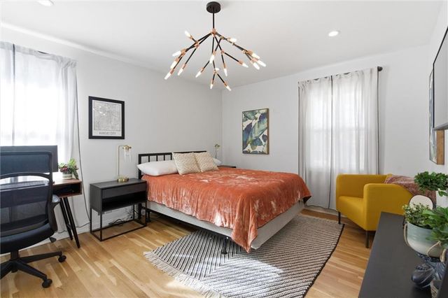 9516 Linden Street, Overland Park, KS 66207