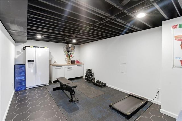 9516 Linden Street, Overland Park, KS 66207