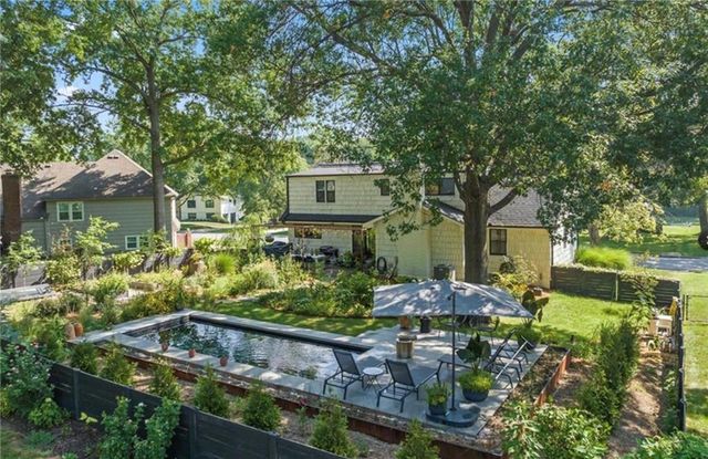 9516 Linden Street, Overland Park, KS 66207