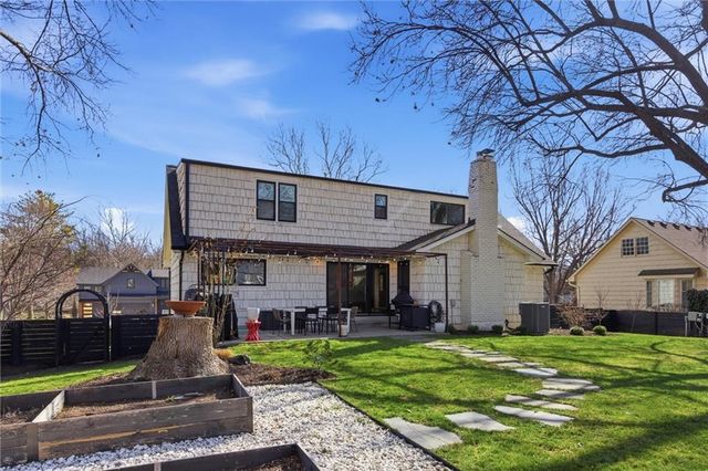 9516 Linden Street, Overland Park, KS 66207