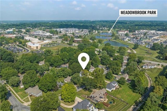 9516 Linden Street, Overland Park, KS 66207