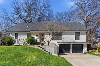 9516 Linden Street, Overland Park, KS 66207