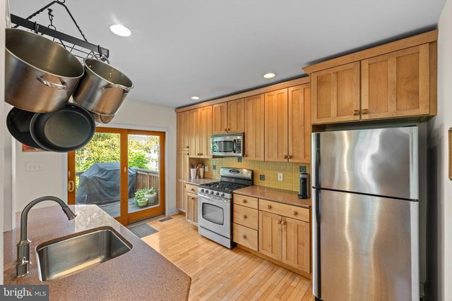 203 DARTMOUTH AVE, Swarthmore, PA 19081