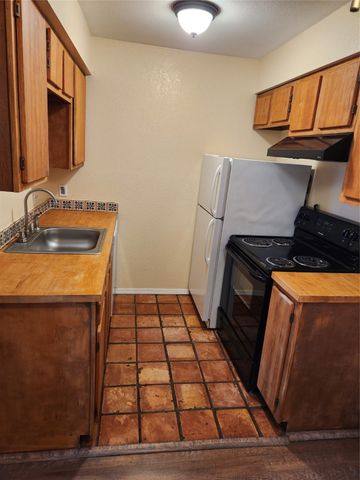 2600 W. Zia B14, Santa Fe, NM 87505