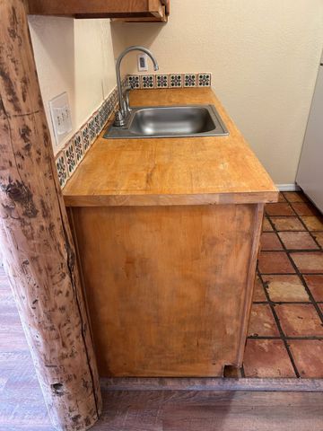 2600 W. Zia B14, Santa Fe, NM 87505