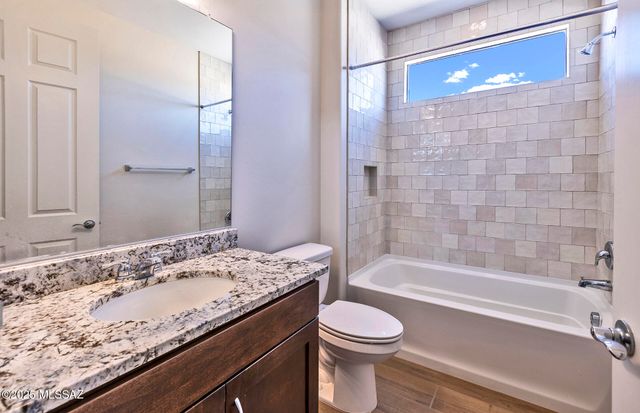 7988 S Sonoran Oak Drive, Tucson, AZ 85747