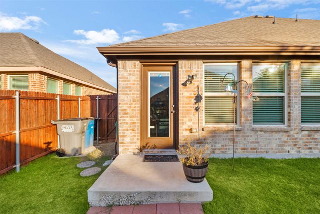 217 Watson Street, Red Oak, TX 75154