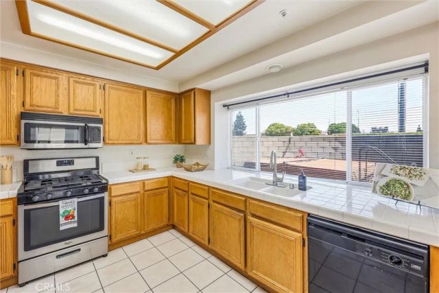 11453 Plane Tree, Fontana, CA 92337