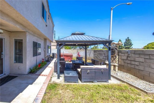 11453 Plane Tree, Fontana, CA 92337