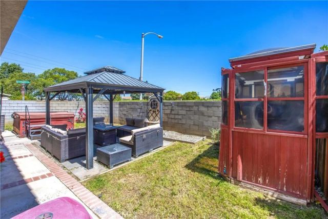 11453 Plane Tree, Fontana, CA 92337